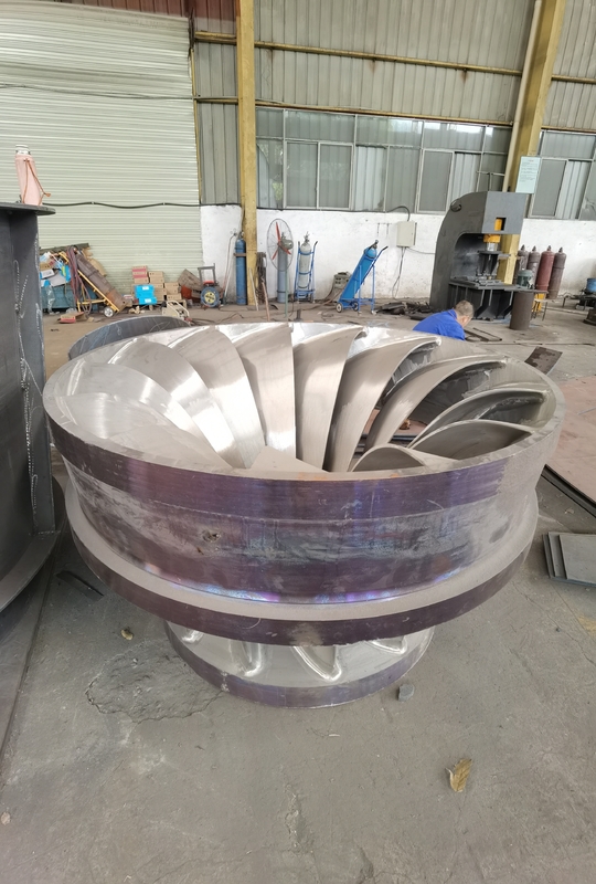 Automatischer Francis-Turbinengenerator aus Edelstahl 10kV Nennspannung 300KW-20MW Leistung