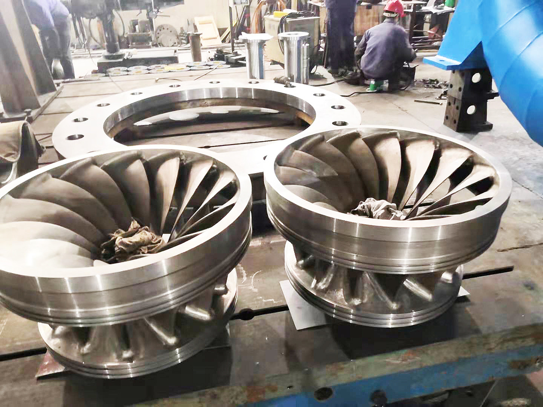Benutzerdefinierte Farbwasserturbine 200kw-20mw Leistung 220V-690V Nennspannung
