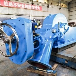 Vertikale / horizontale Installationsmethode 500 kW Turgo Turbine Hydrogenerator mit AVR angepasst