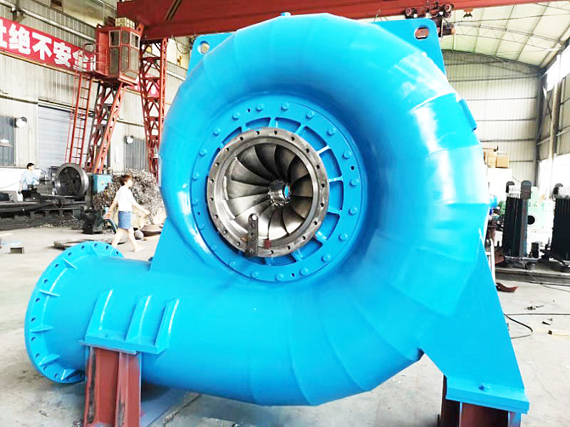 Wasserturbinengenerator mit vertikal/horizontal installierter Anlage mit 220V-690V Nennspannung