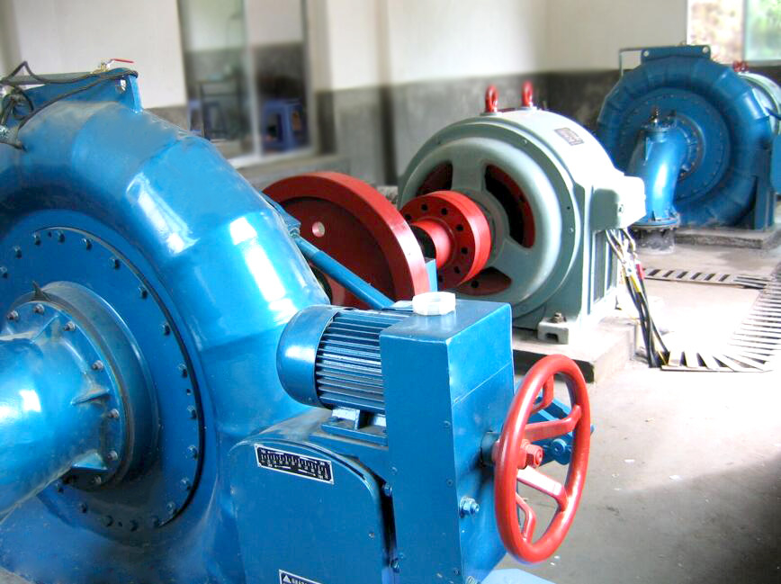 Vertikaler oder horizontaler Francis-Turbinengenerator Automatischer Steuerungsmodus 300KW-20MW 400V 800V 6,3kV 10kV Nennvolt
