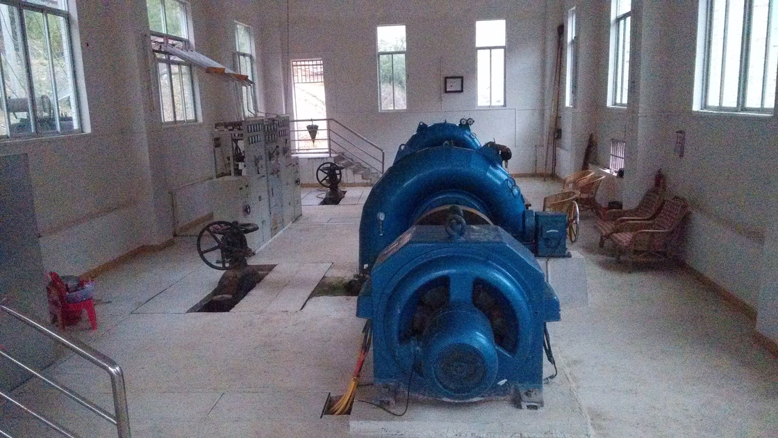 Nenngeschwindigkeit 450-2000 RPM Francis Hydroturbinengenerator vertikaler oder horizontaler Installationsmodus