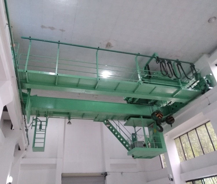 Individuelle Bürstenlose Wasserturbine 450-1000 U/min Vertikale Installation Luft/Wasser Kühlung 300-3000 U/min