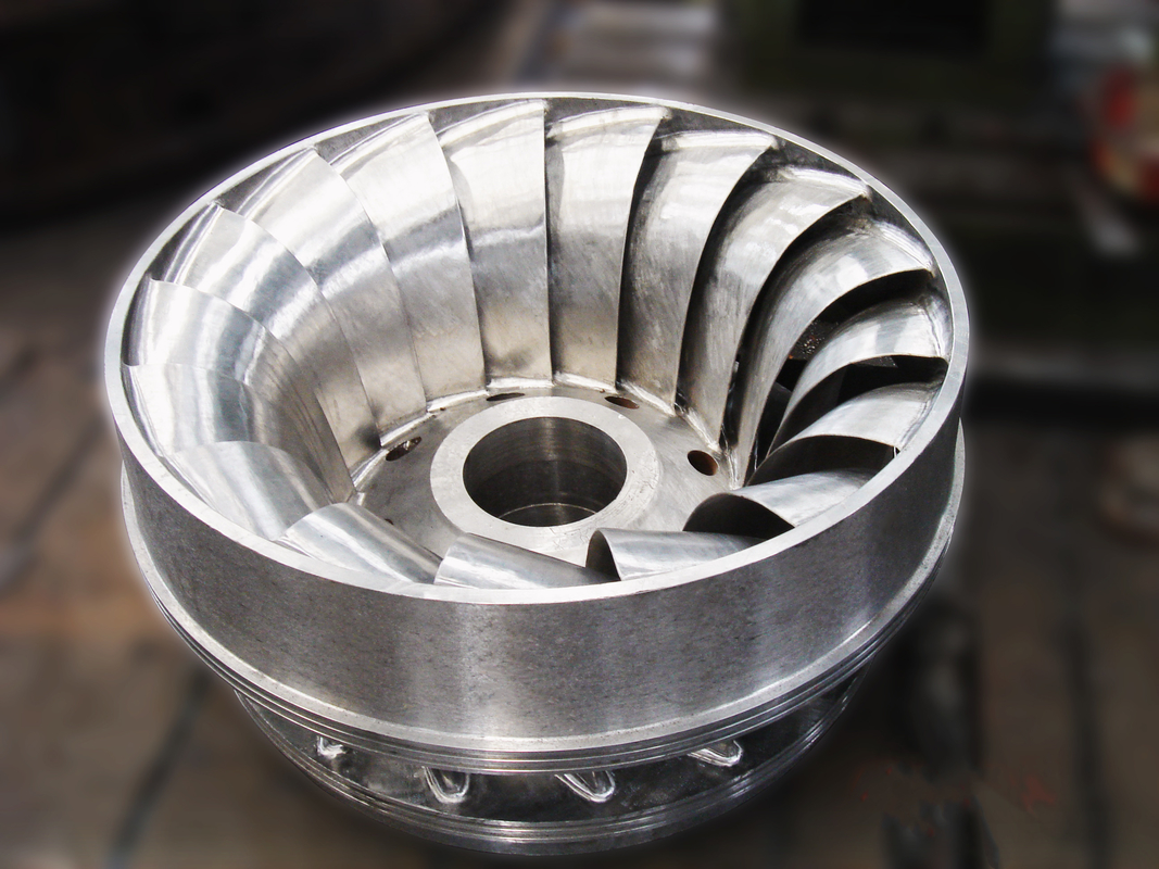Pelton-Turbinenstromgenerator aus Edelstahl mit Luft-/Ölkühlung - Strom von 100 bis 1000 A