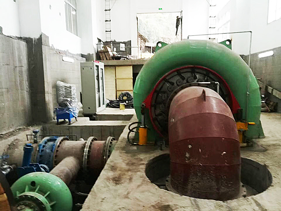angepasster Aufregungsmodus Wasserturbinengenerator 200kw-20mw Leistung Horizontale Installation