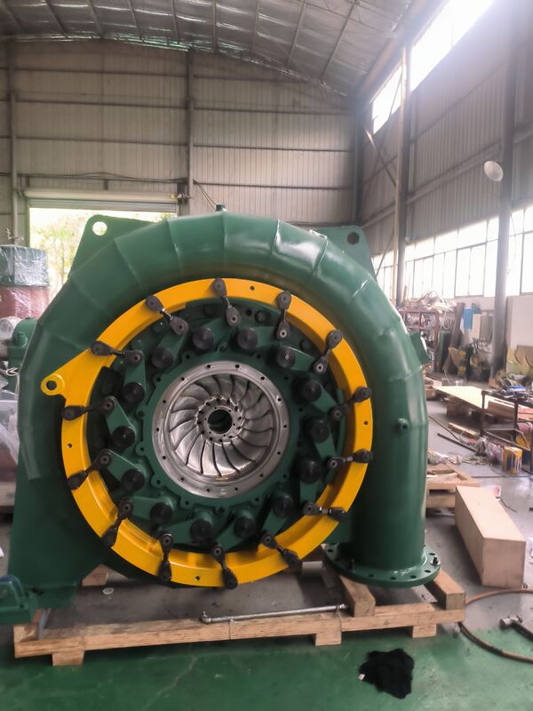 Edelstahl-Läufer Francis-Turbinen-Generator mit 30-50 Jahren Lebensdauer und 2500-30000 l/s Durchflussrate für Wasserkraftwerke
