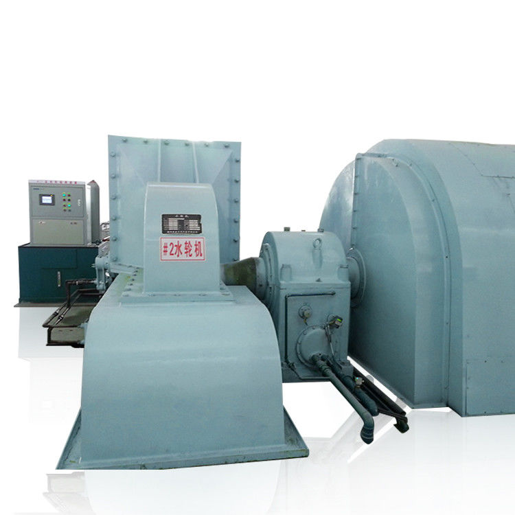 Hydroelektrische Pelton-Turbinengenerator Hohe Leistung für die Stromerzeugung bei 600 RPM und Designkopf von 100 m bis 700 m