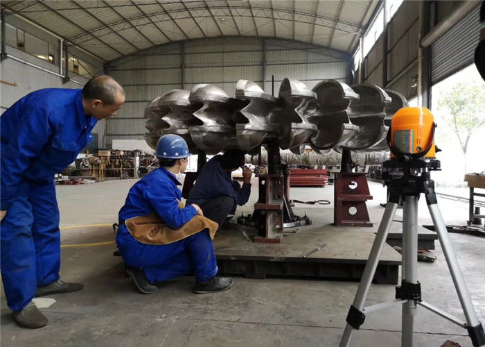 Peltonturbinengenerator mit hoher Förderhöhe von 100 m bis 2000 m, Nennspannung 6–10 kV, speziell für die Wasserkraft-Energieerzeugung entwickelt