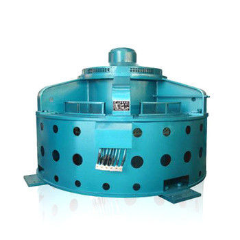 Leistungsfaktor 0,8–0,9. Wasserbetriebener Turbinengenerator mit Edelstahlblättern, ideal für die industrielle Energieerzeugung