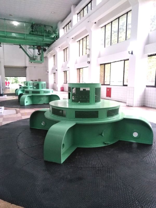 2000-10000kg Turgo-Turbinengenerator für Strömungsgeschwindigkeit 109 Kubikmeter pro Sekunde Konzipiert Leistungsbereich 500 Kilowatt bis 70 Megawatt Energieproduktion
