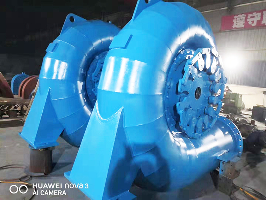 Ein synchroner Hydroturbinengenerator aus Stahl und Edelstahl