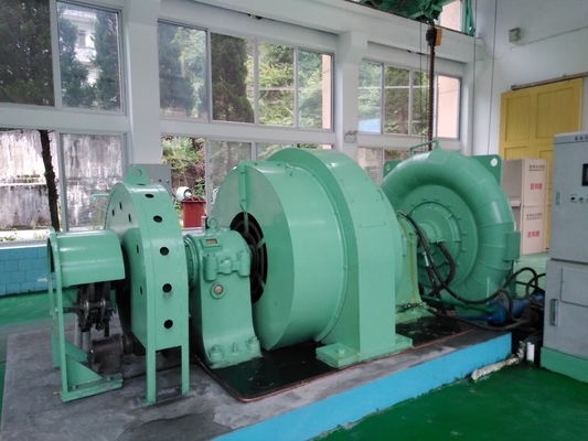 Effizienz Francis Hydraulikturbinengenerator 450-1000RPM 400V-10kV 20m-300M Wasserkopf